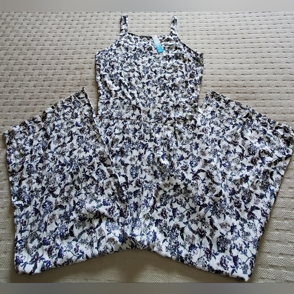 Elsie & Zoey Pants - Jumpsuit Amerie Floral Sleeveless Scoop Neck Crepe Wide Leg NWT